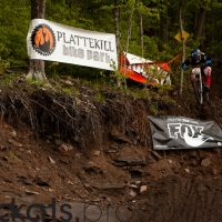 This drop led into a short service road sprint before ducking back into the woods.